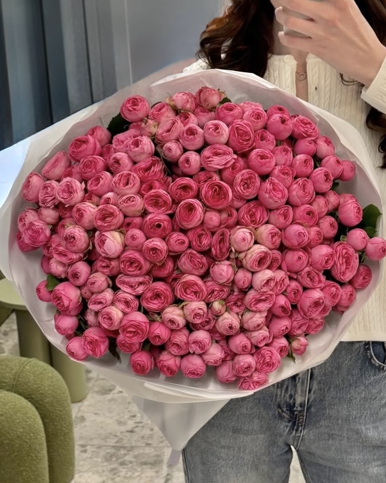 Букет из 39 кустовых роз